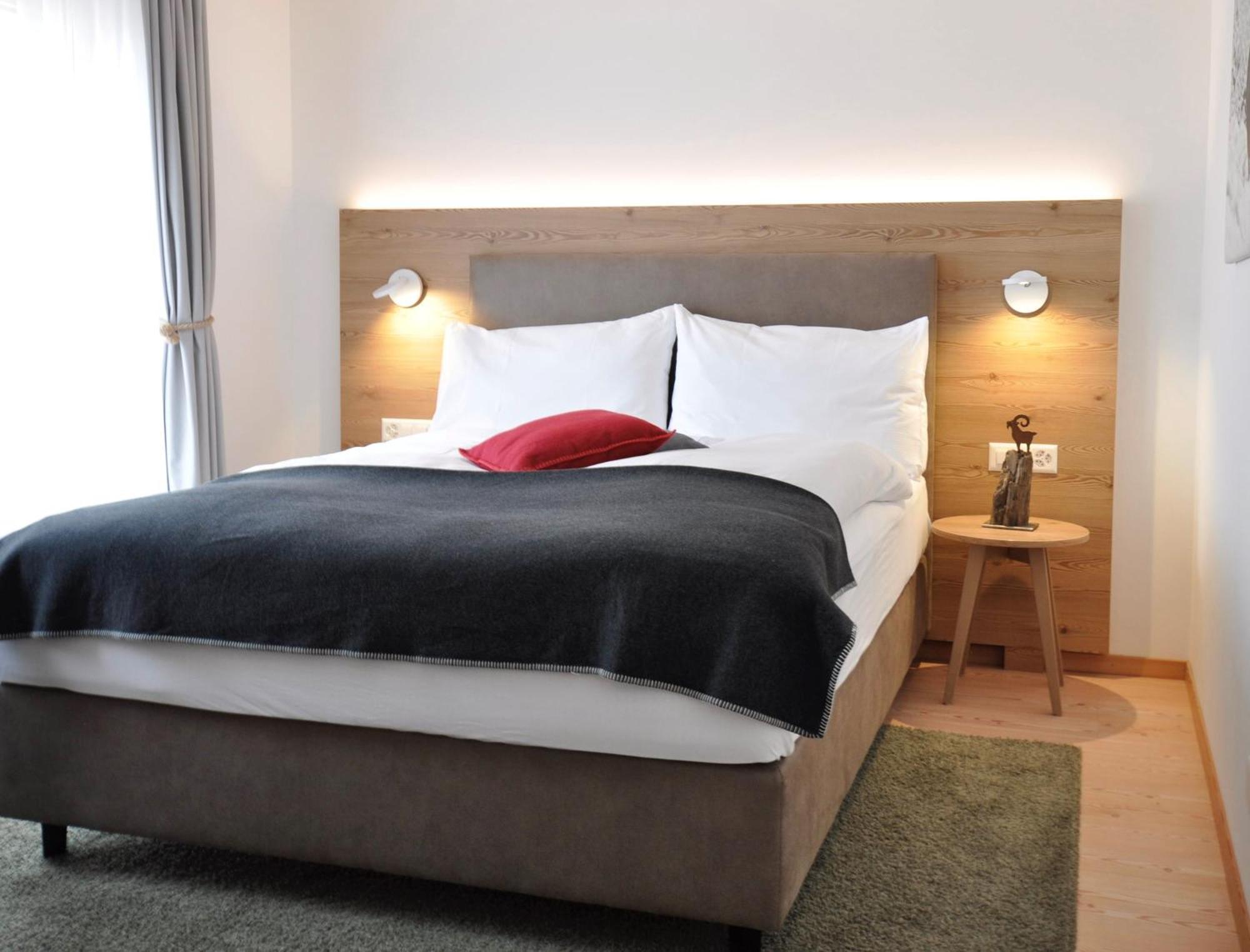 Hotel Bernina Понтрезина Экстерьер фото