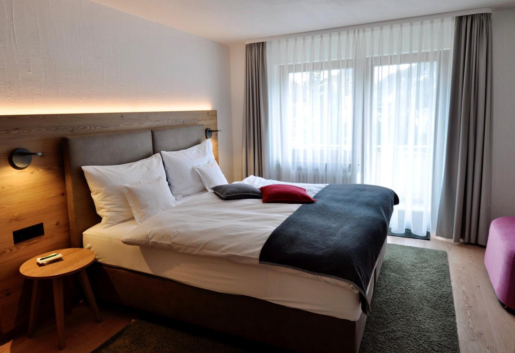 Hotel Bernina Понтрезина Экстерьер фото