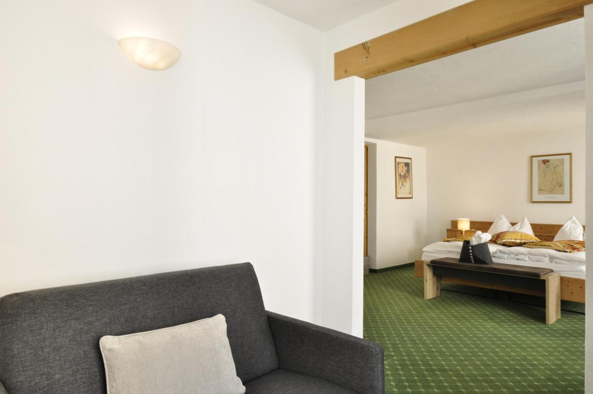 Hotel Bernina Понтрезина Экстерьер фото