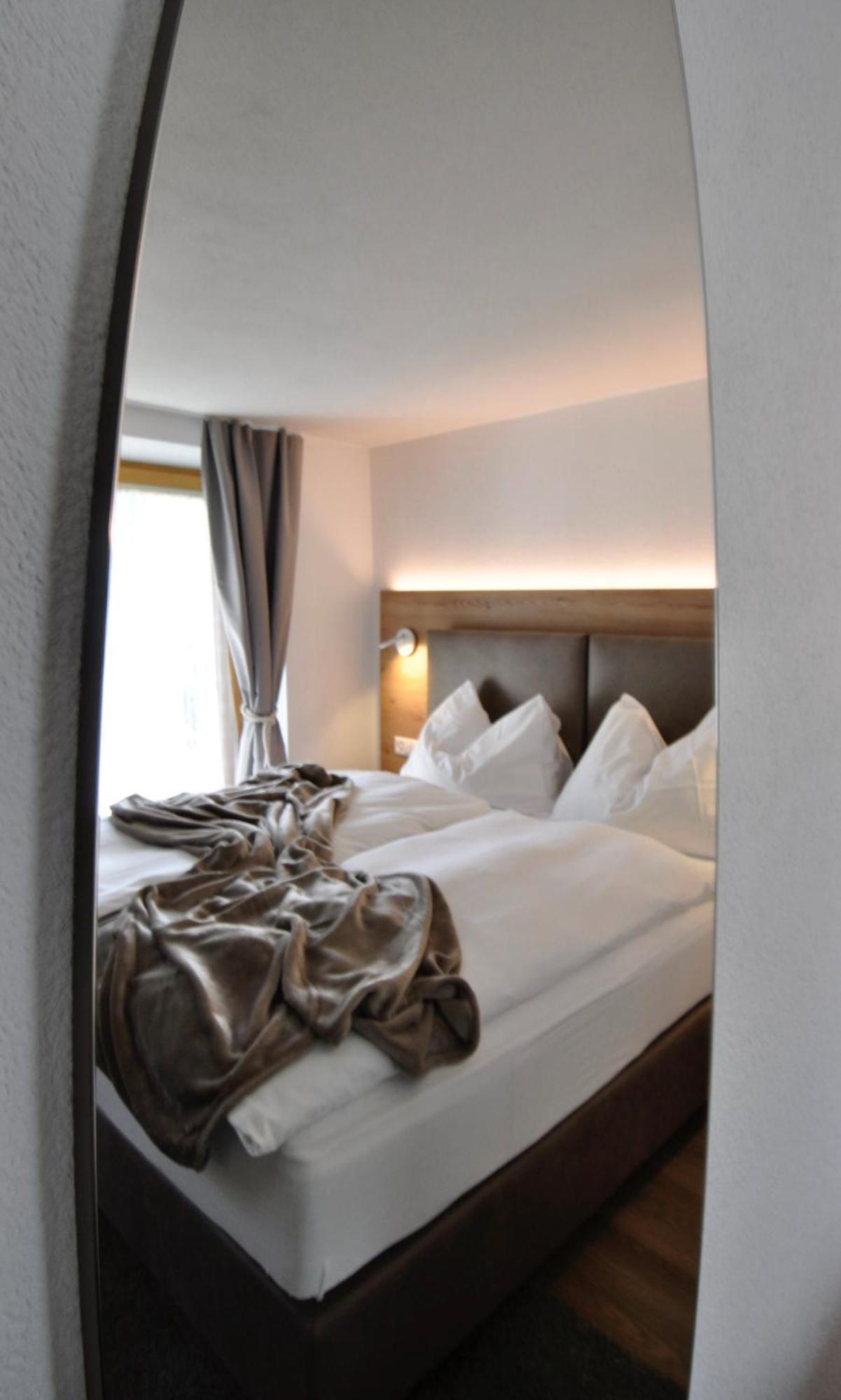Hotel Bernina Понтрезина Экстерьер фото