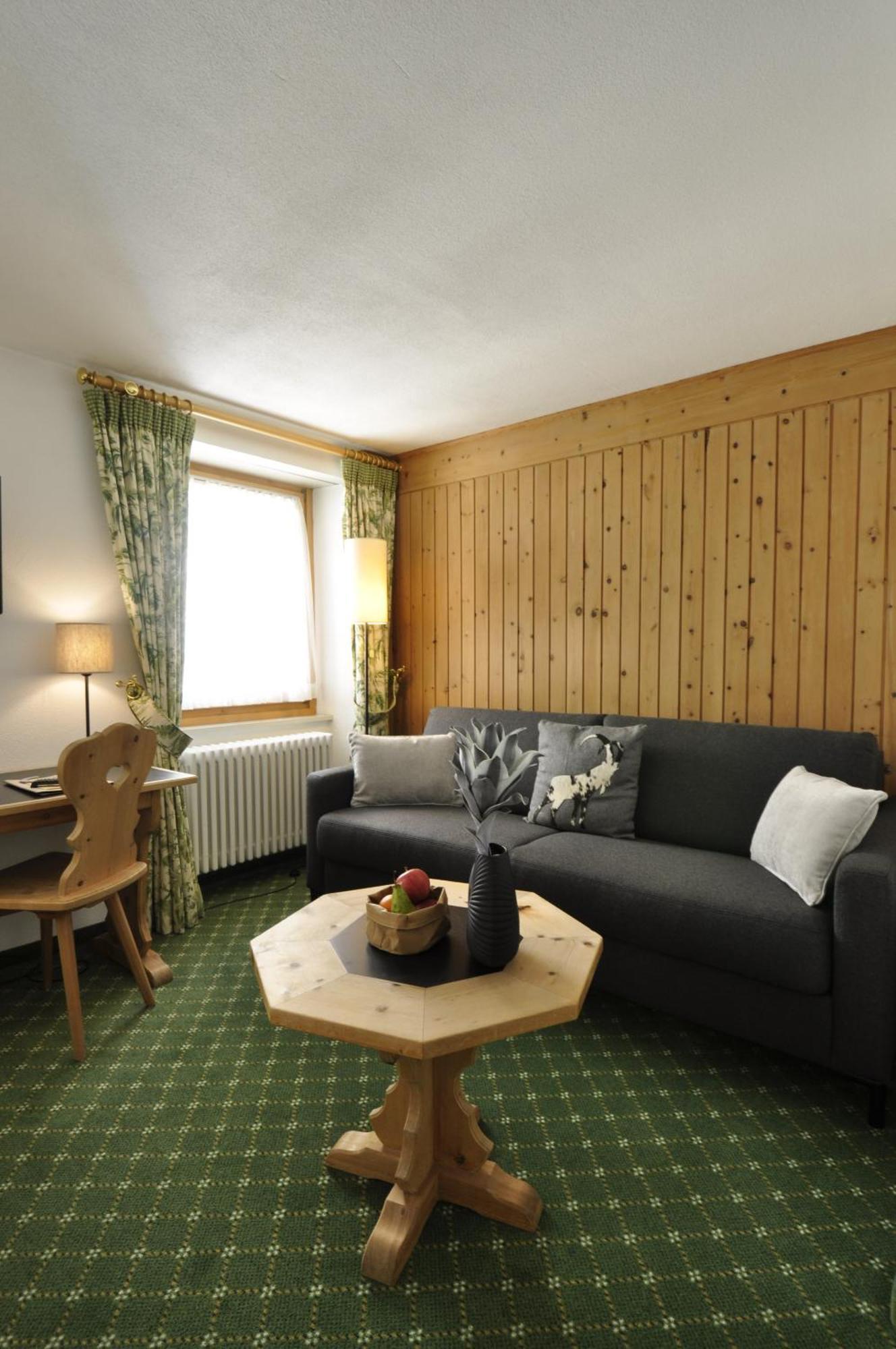Hotel Bernina Понтрезина Экстерьер фото