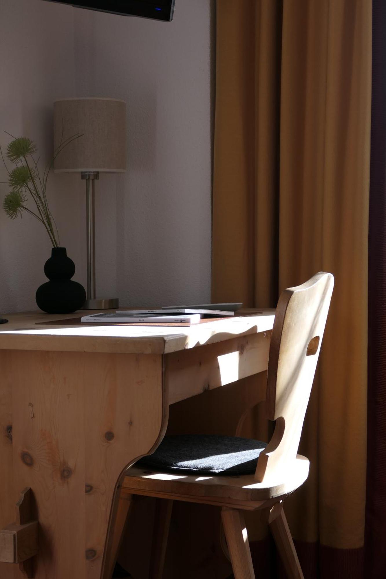 Hotel Bernina Понтрезина Экстерьер фото