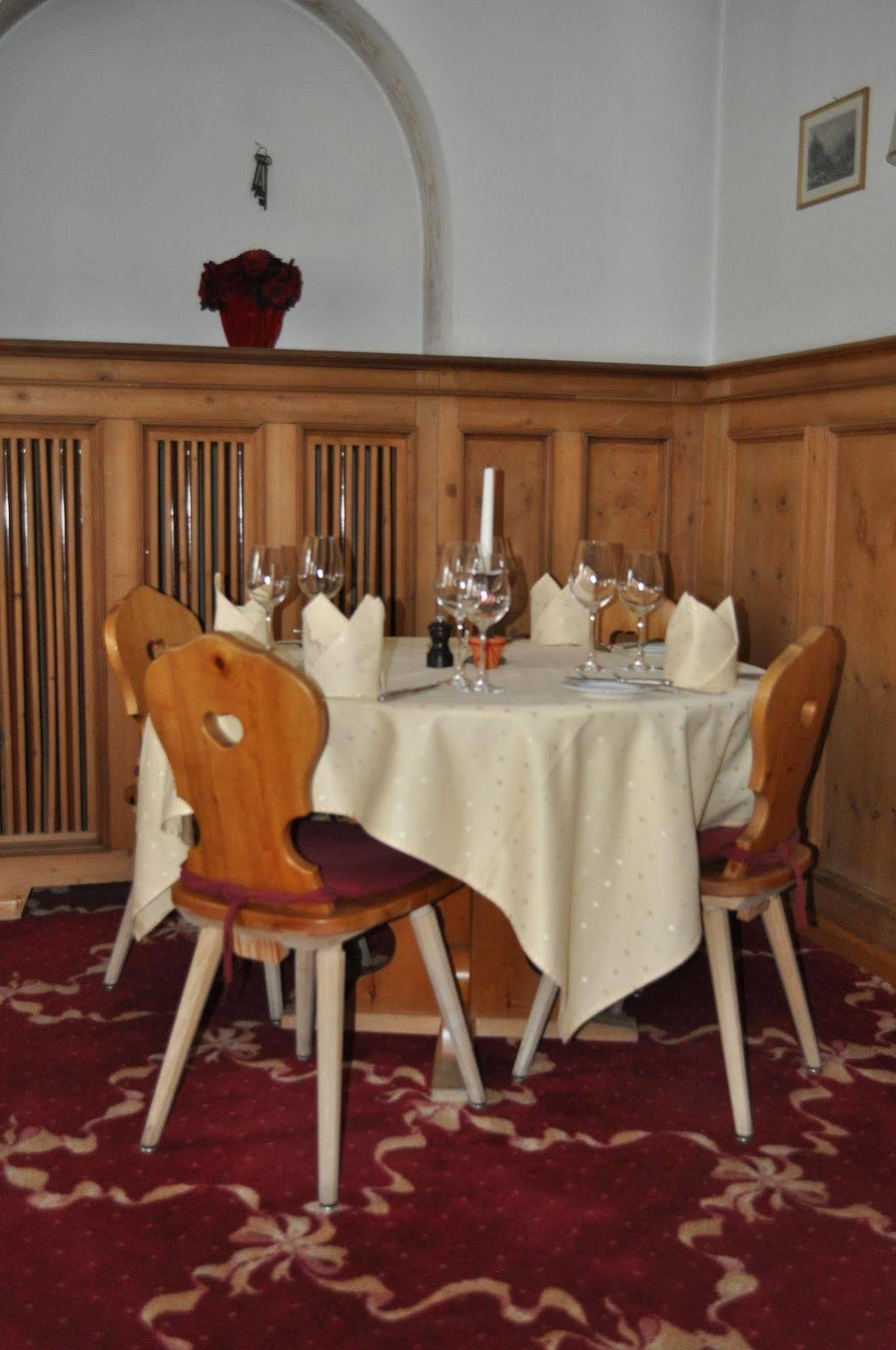 Hotel Bernina Понтрезина Экстерьер фото