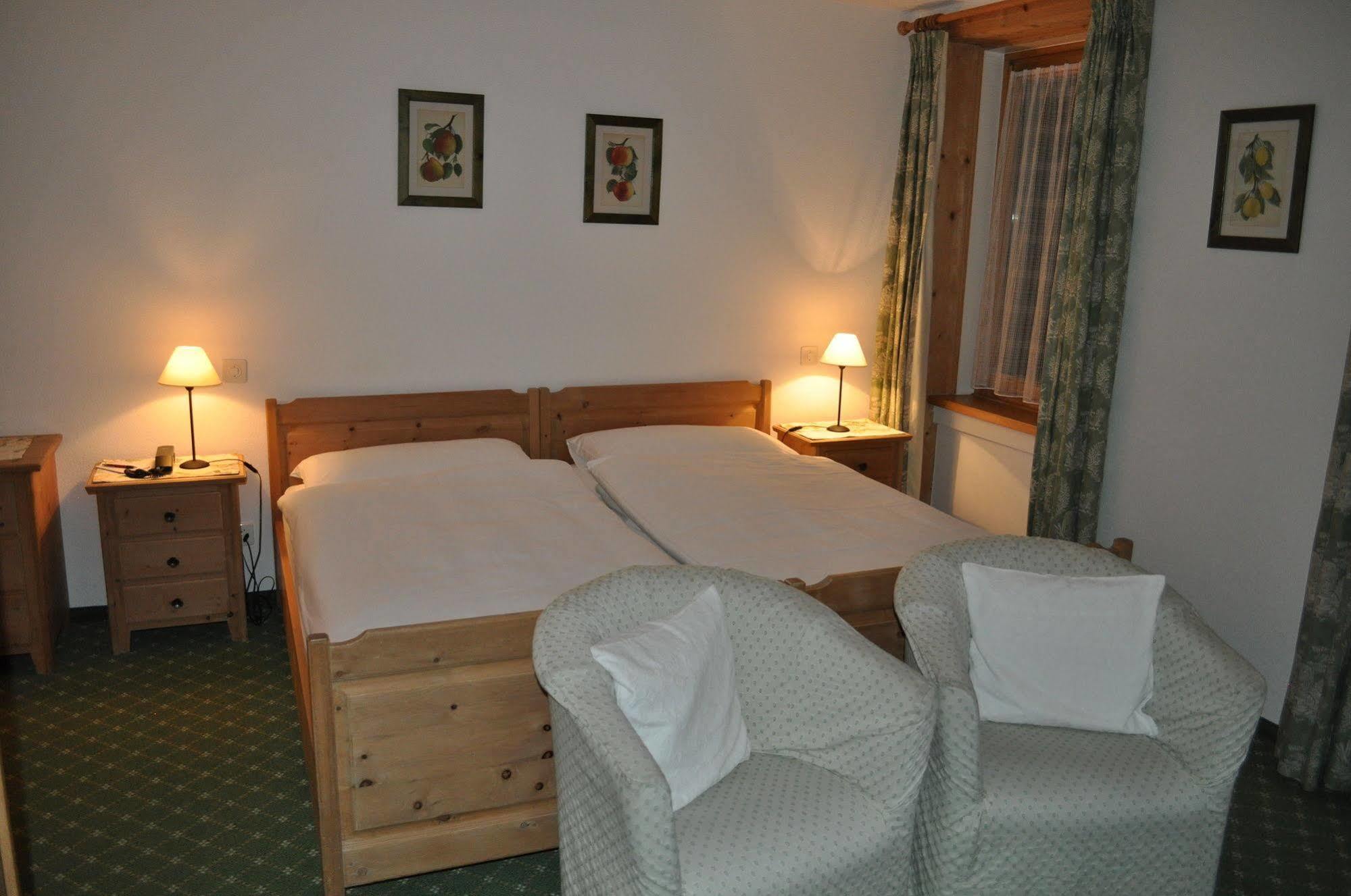 Hotel Bernina Понтрезина Экстерьер фото