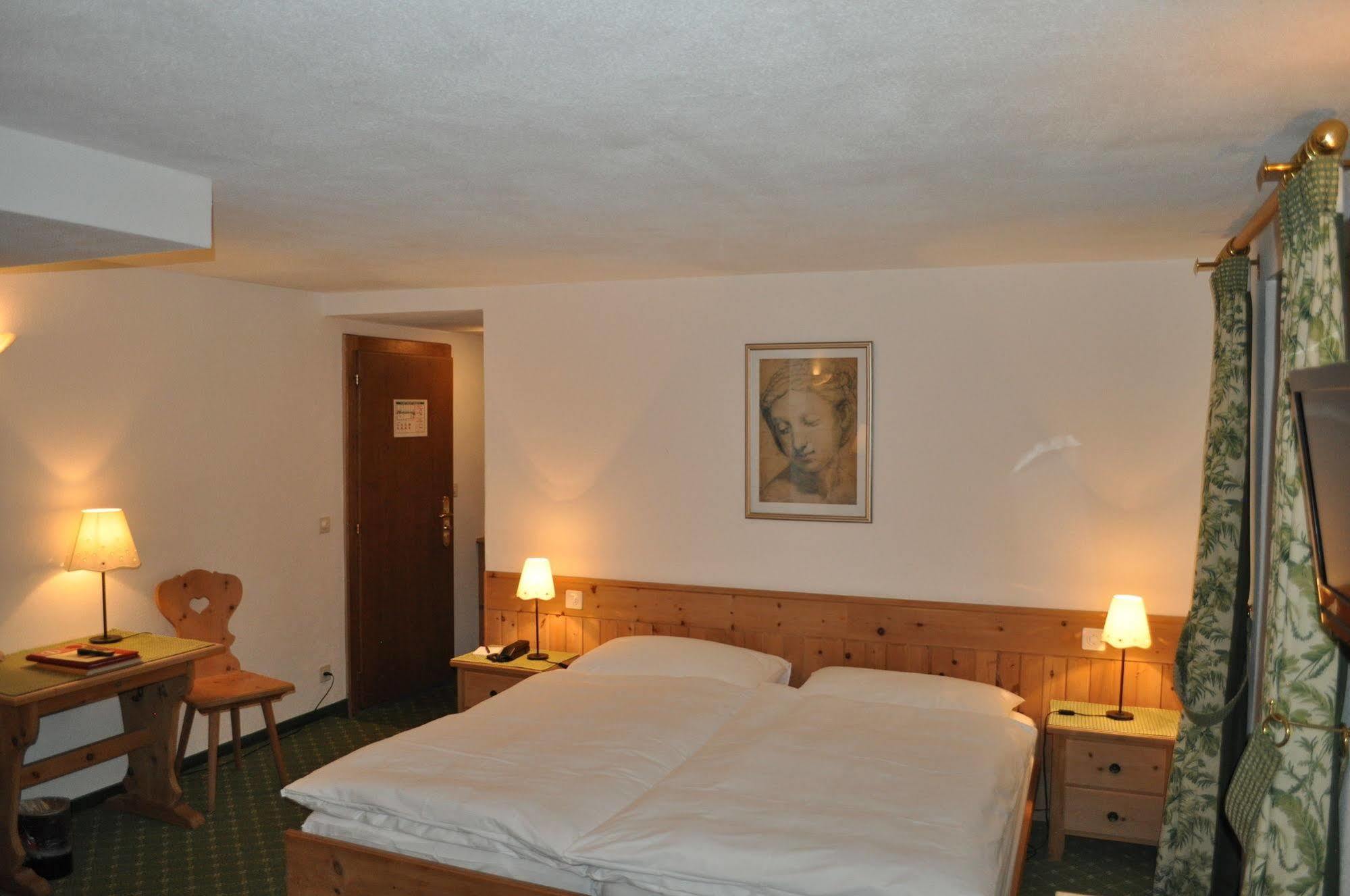 Hotel Bernina Понтрезина Экстерьер фото